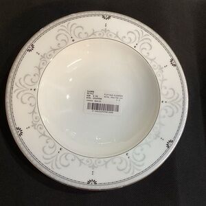 2 Royal Doulton Platinum Elegance Collection Rimmed soup Bowl 6226555 Retired 9”
